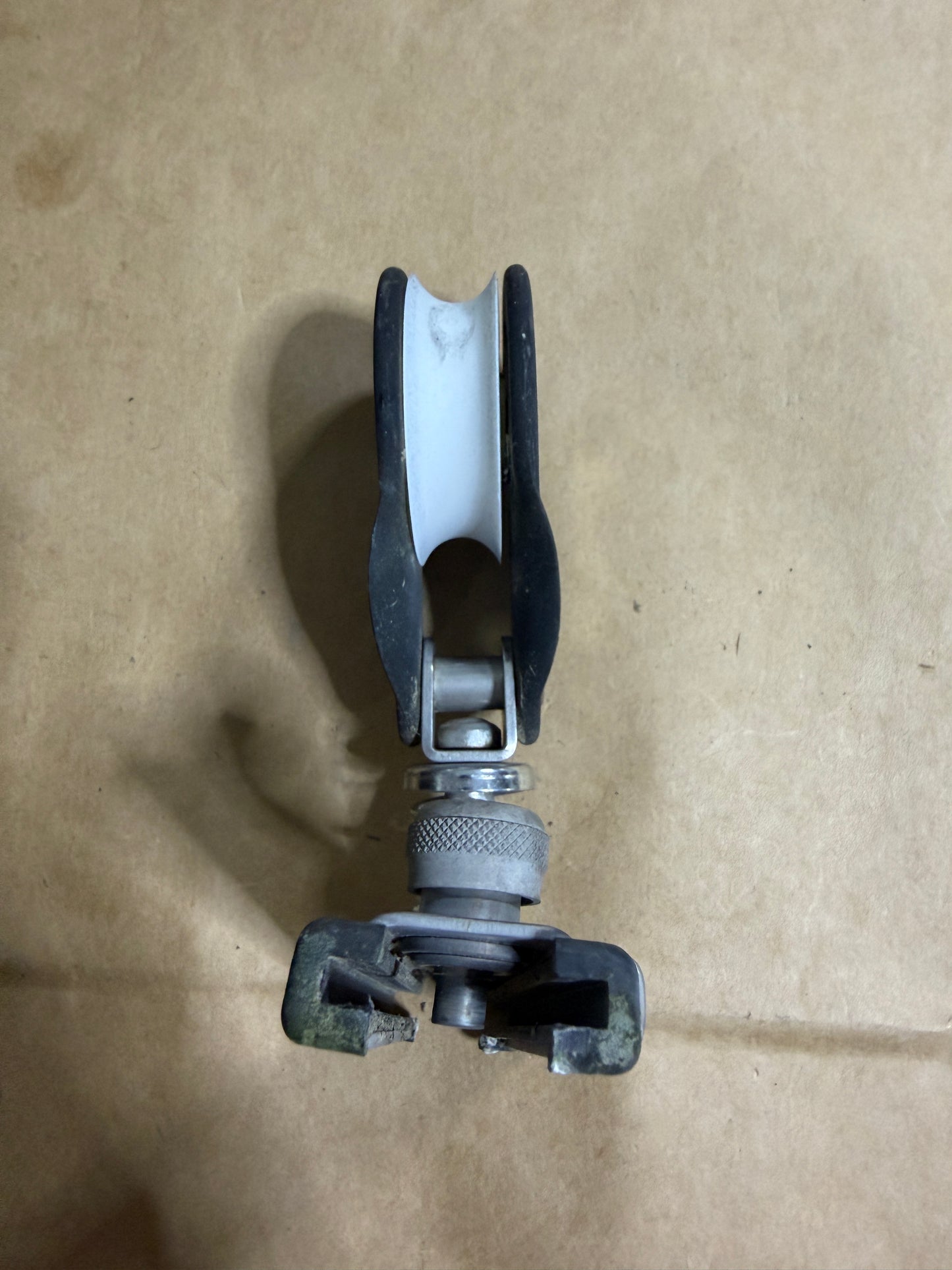 RF1377 Ronstan Single Block Pull Top Track Car - 1”