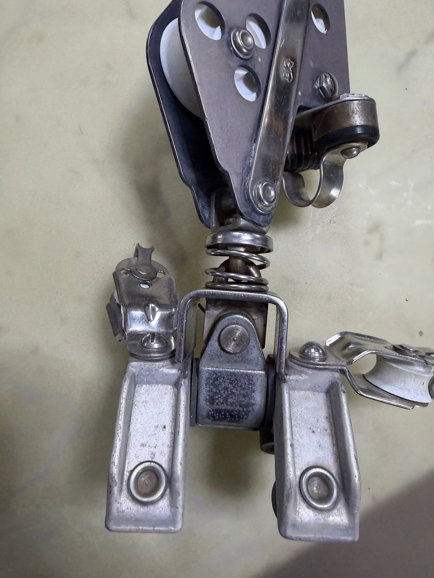 Schaefer Fiddle Block ON 1 1/2" 4 Sheave Track Car