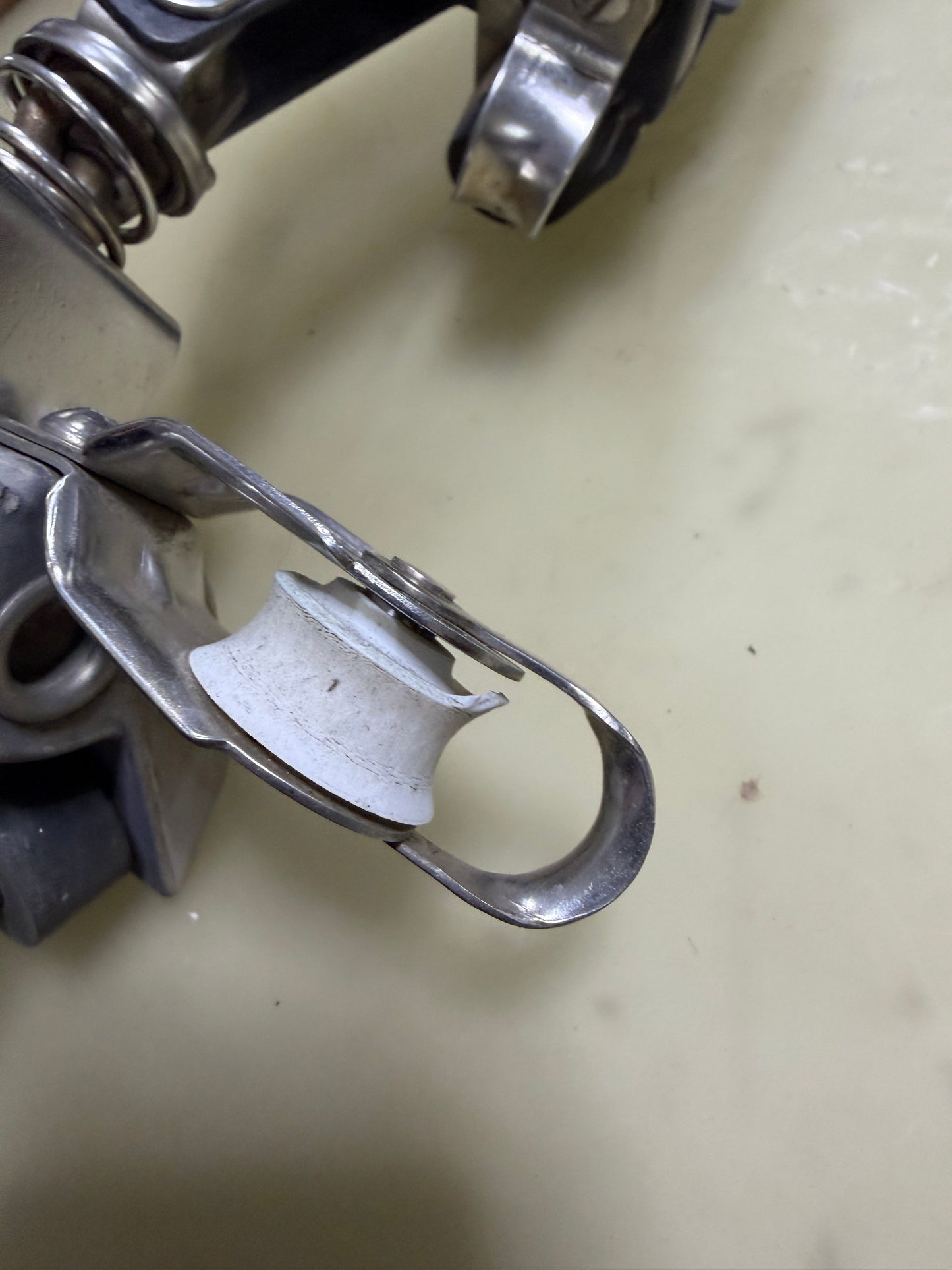 Schaefer Fiddle Block ON 1 1/2" 4 Sheave Track Car