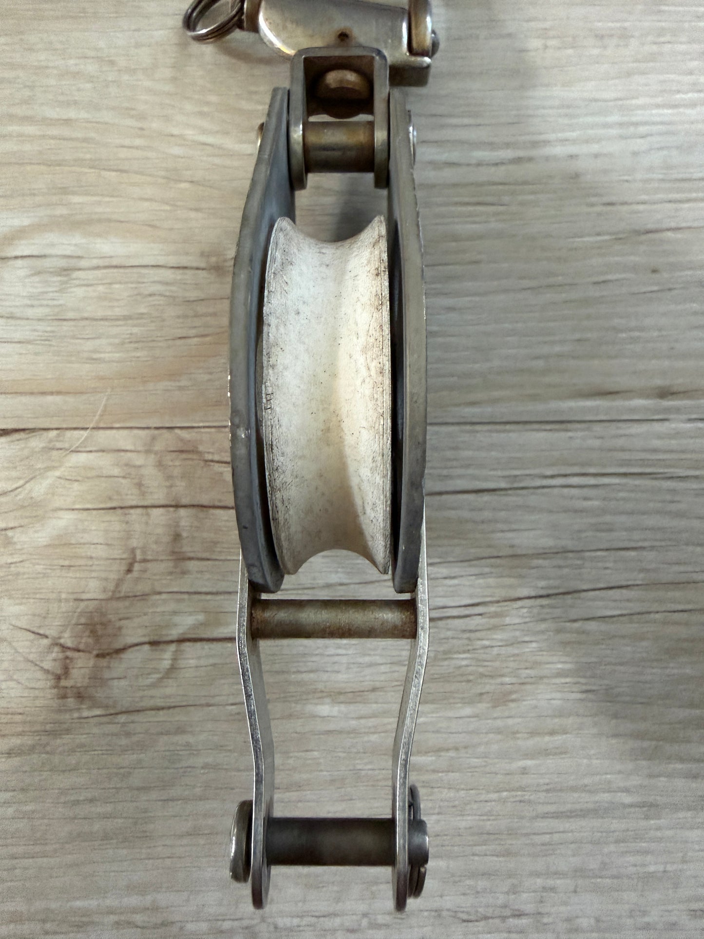 Schaefer 2" Single Sheave Swivel Block With Shackle And Becket - 3/8" Line