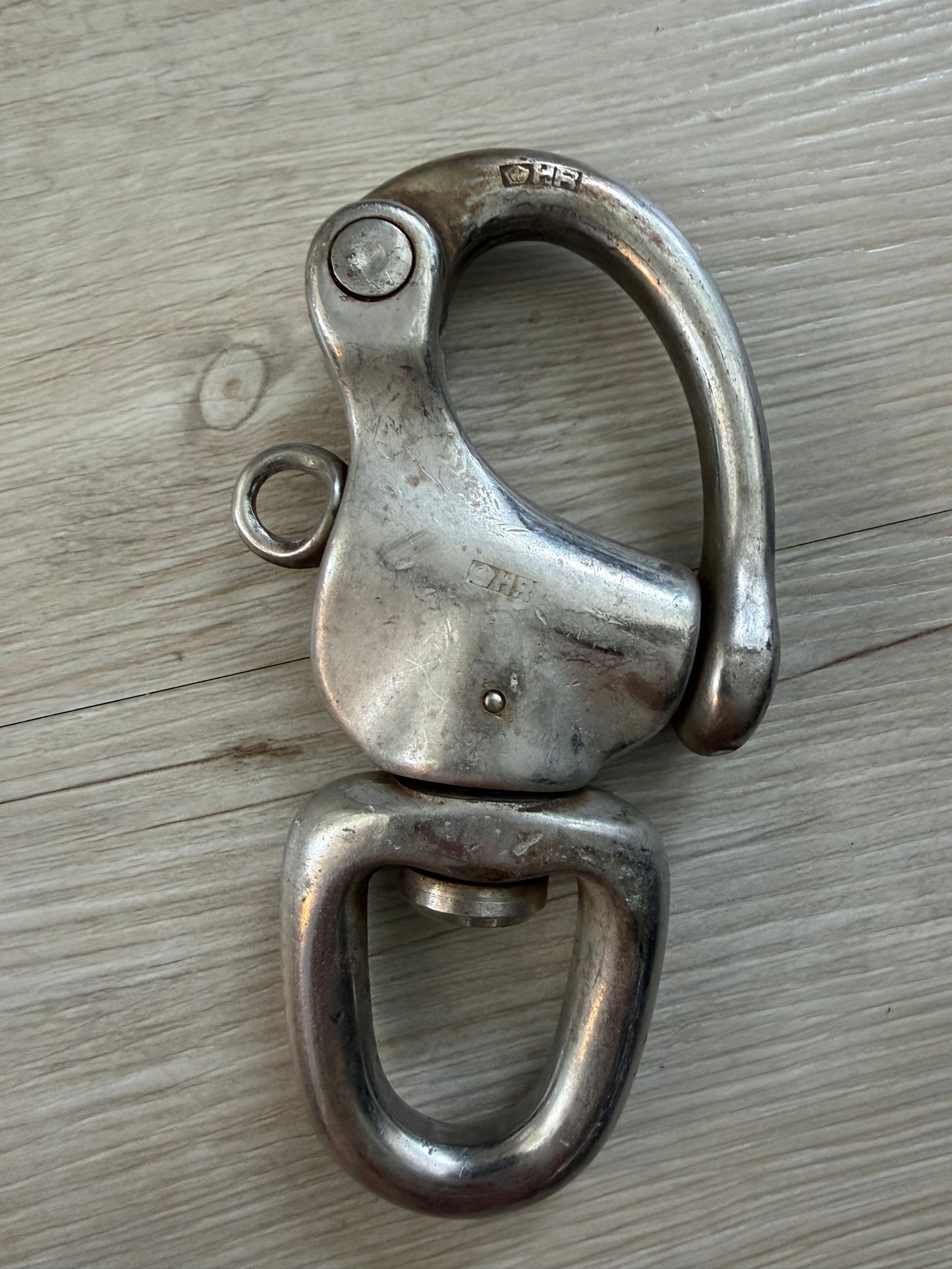 Large Wichard Shackle - 3/4" x 1" Swivel Bail - Thinner Pull