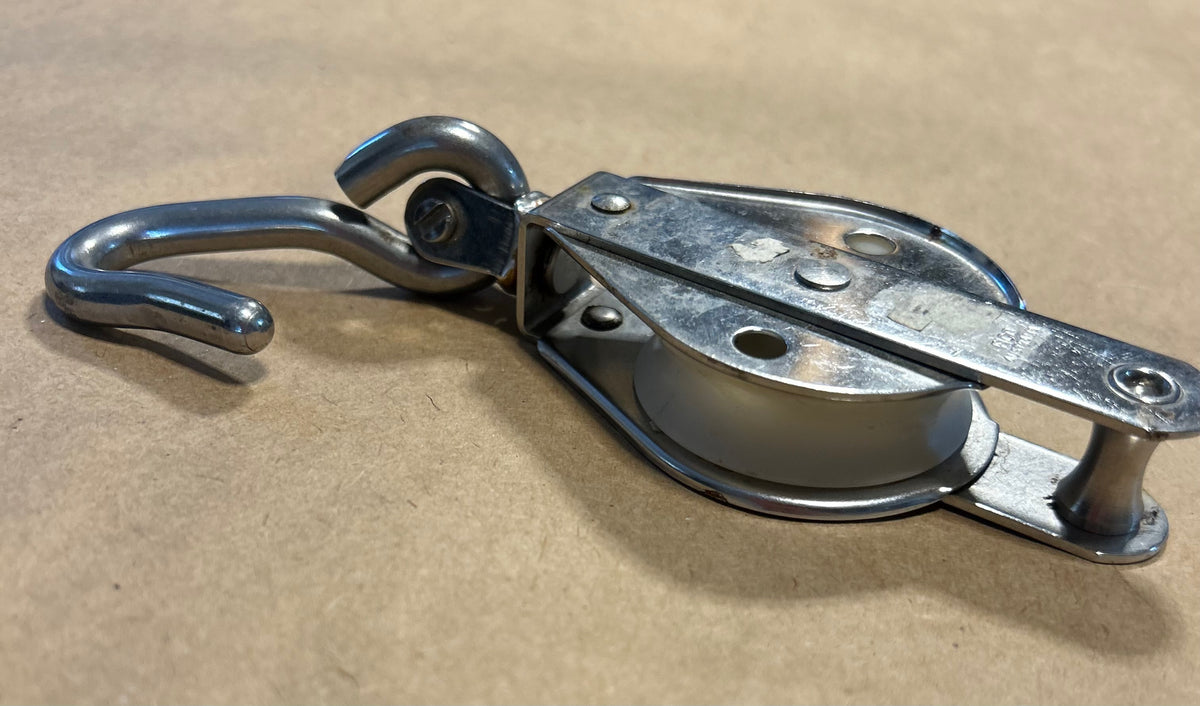 FICO Stainless Steel Block with becket and hook - 1/2" line max