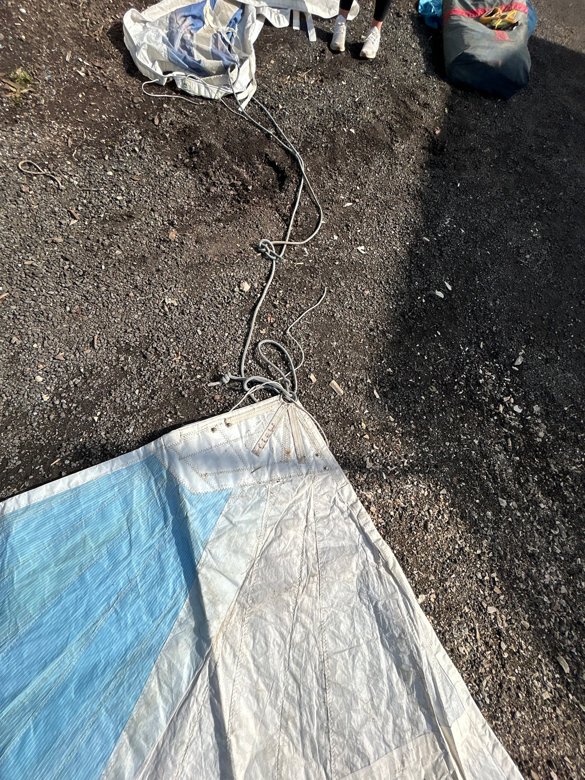 Hood Dufour 380 Mainsail 38’10” Luff 37’ Leech 13’2” Foot 1/8” Slides