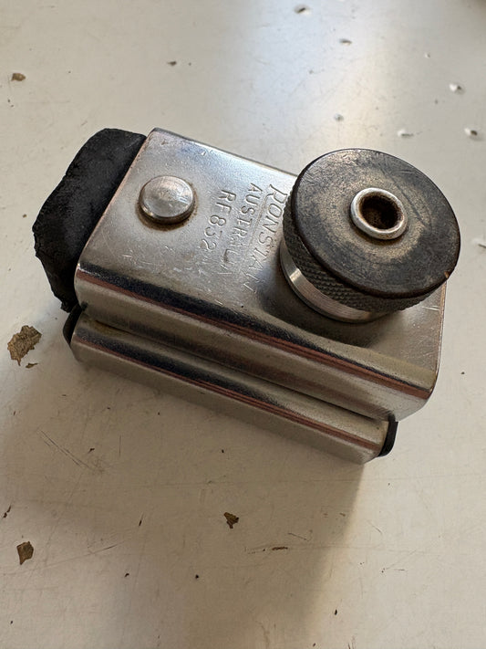 Ronstan RF832 1 1/4" track end Car pull top