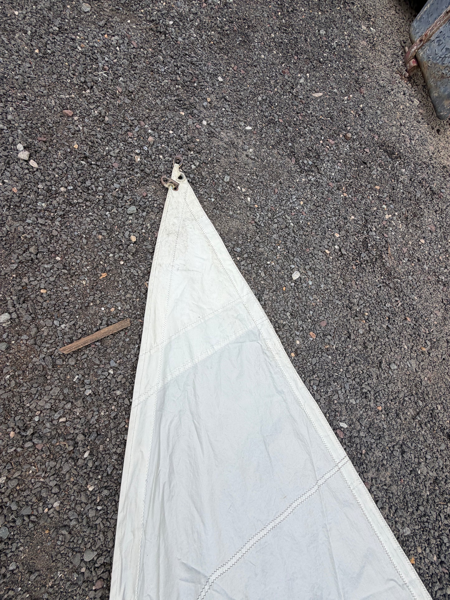 27'6" (Hank On Side) x 27'2" x 17'6" Headsail - 1964 Pearson Triton