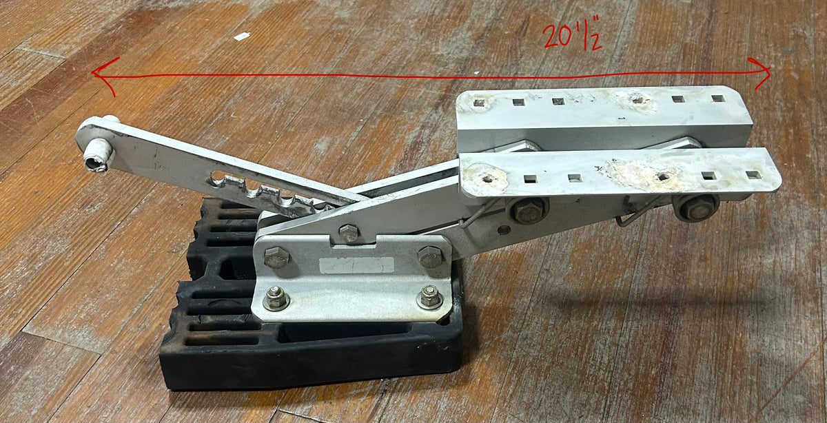 Motor/Engine Mount Cal24