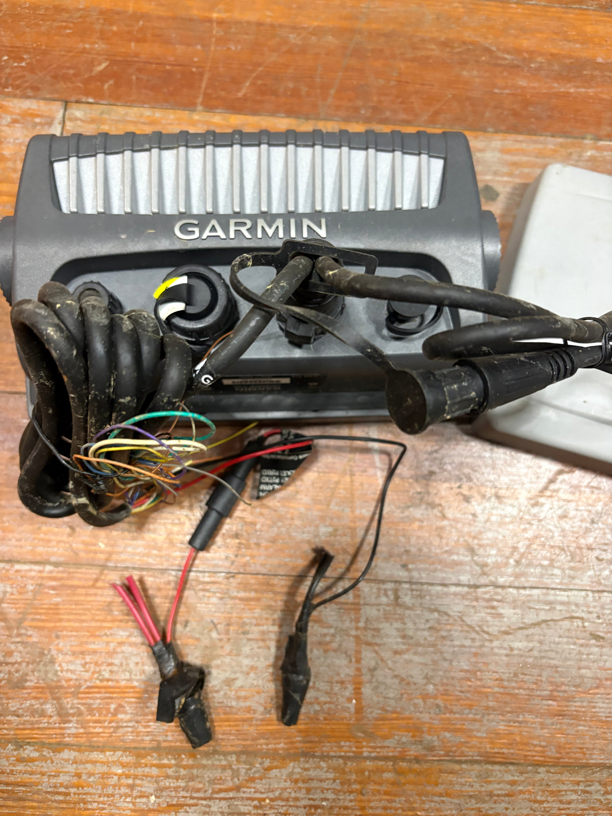 Garmin GPS Map 740 Display and cables