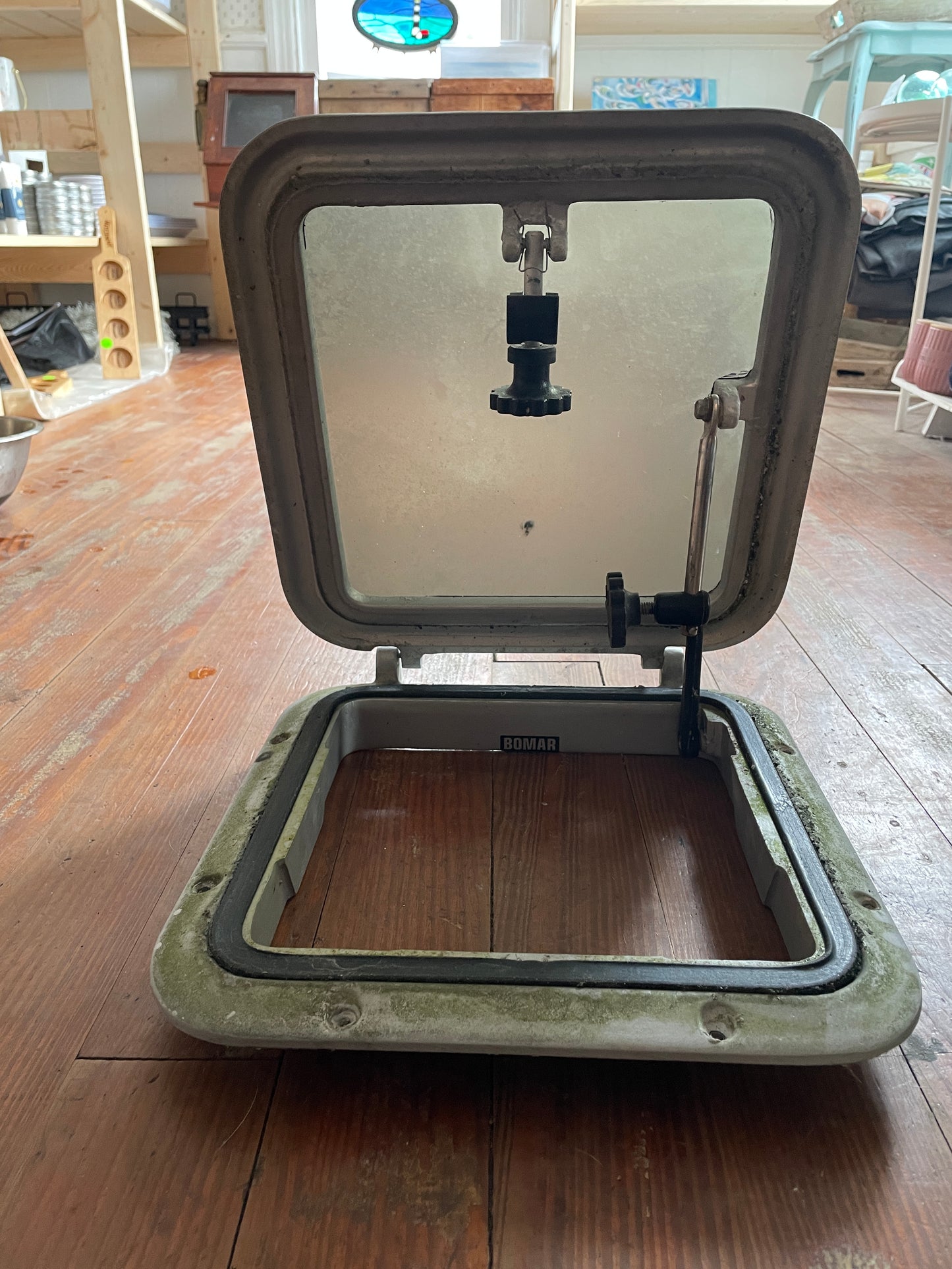 Bowmar Opening Hatch Off Hunter 34- ID 9 3/4” Squared