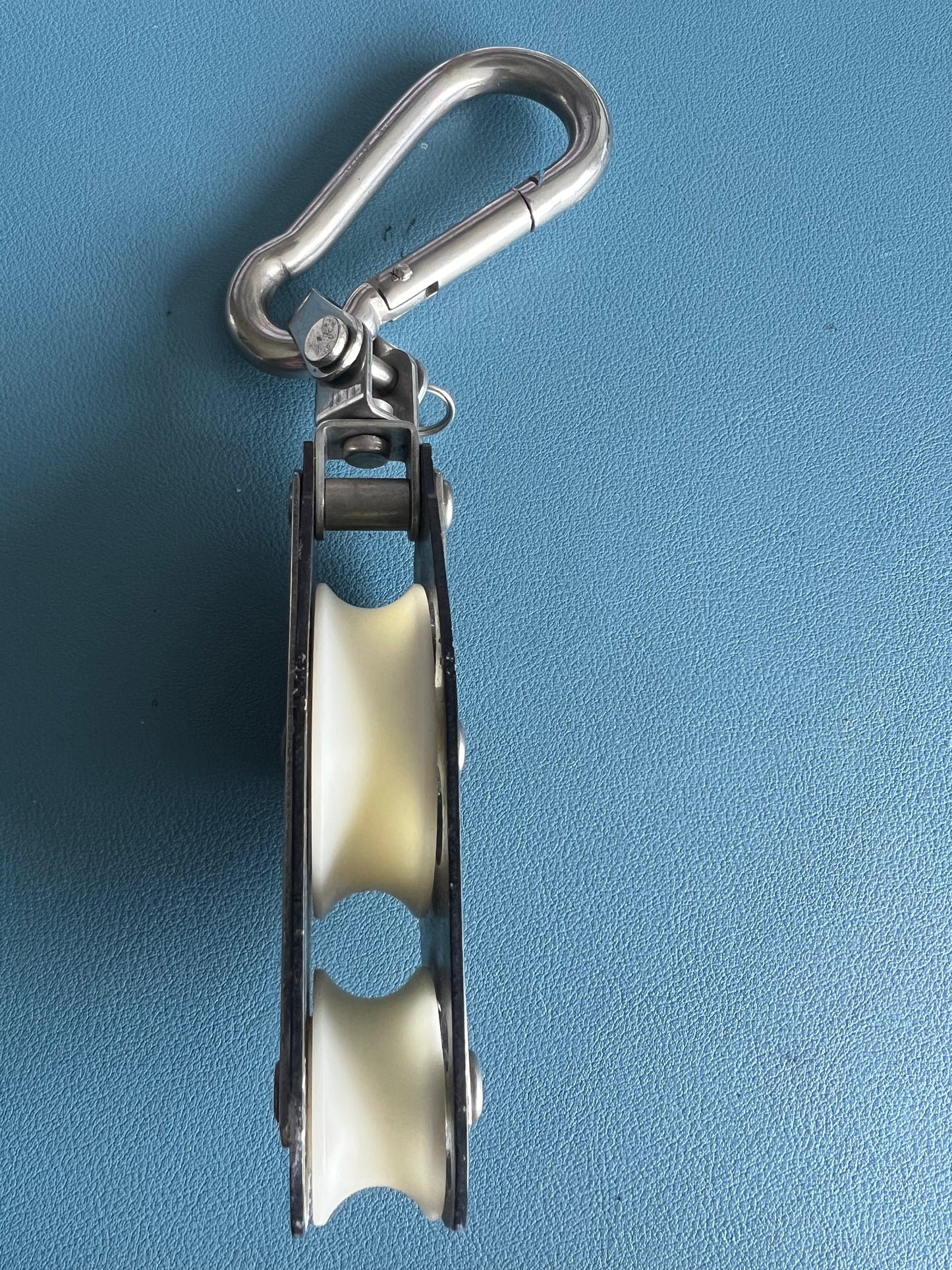 Small Schaefer Marine Fiddle Block Universal Swivel Carabiner