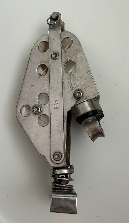 Schaefer Stainless Fiddle Block w/ Cam Cleat on spring mount- 5/8" line