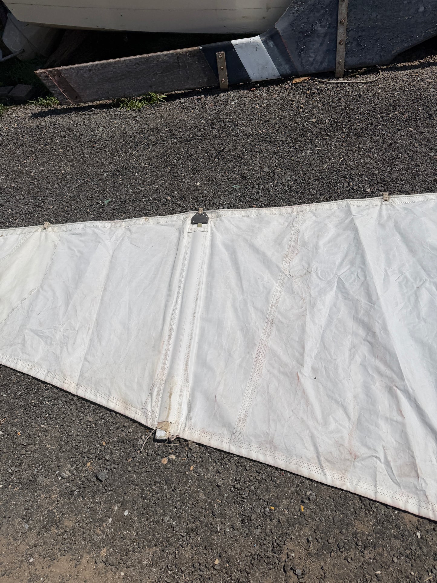 Hunter 30 Main Sail - 40'2" (Slide Side) x 41'3" x 11'6"