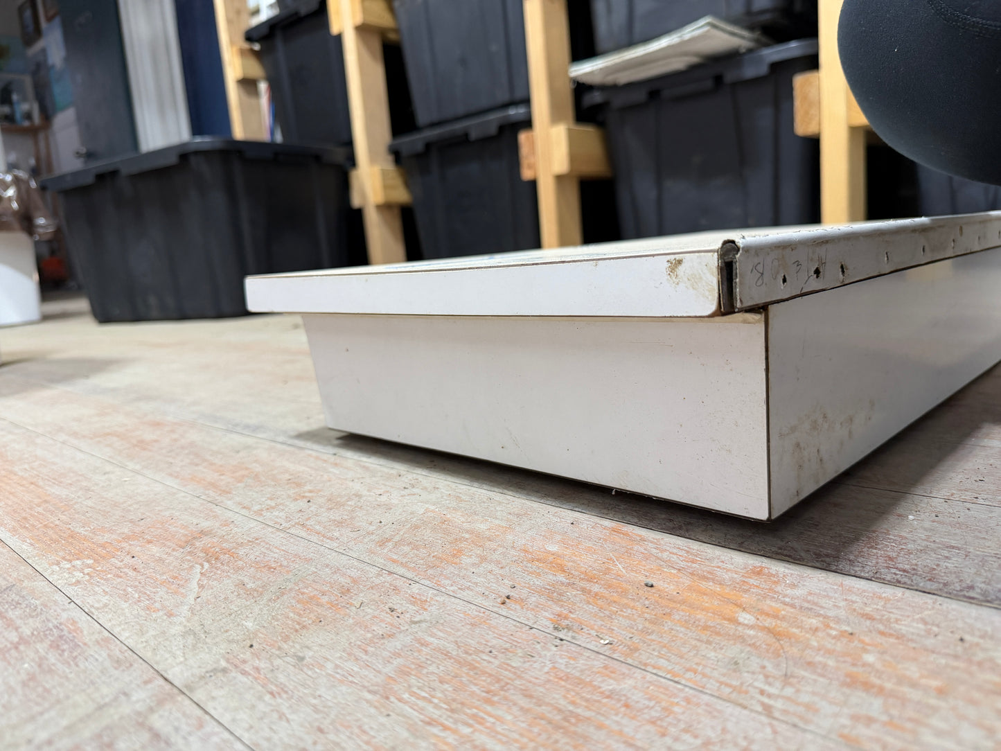 Ice Box Lid - ID: 21" Long x 12 1/2" Wide - 1969 Seadog 30 -- #301