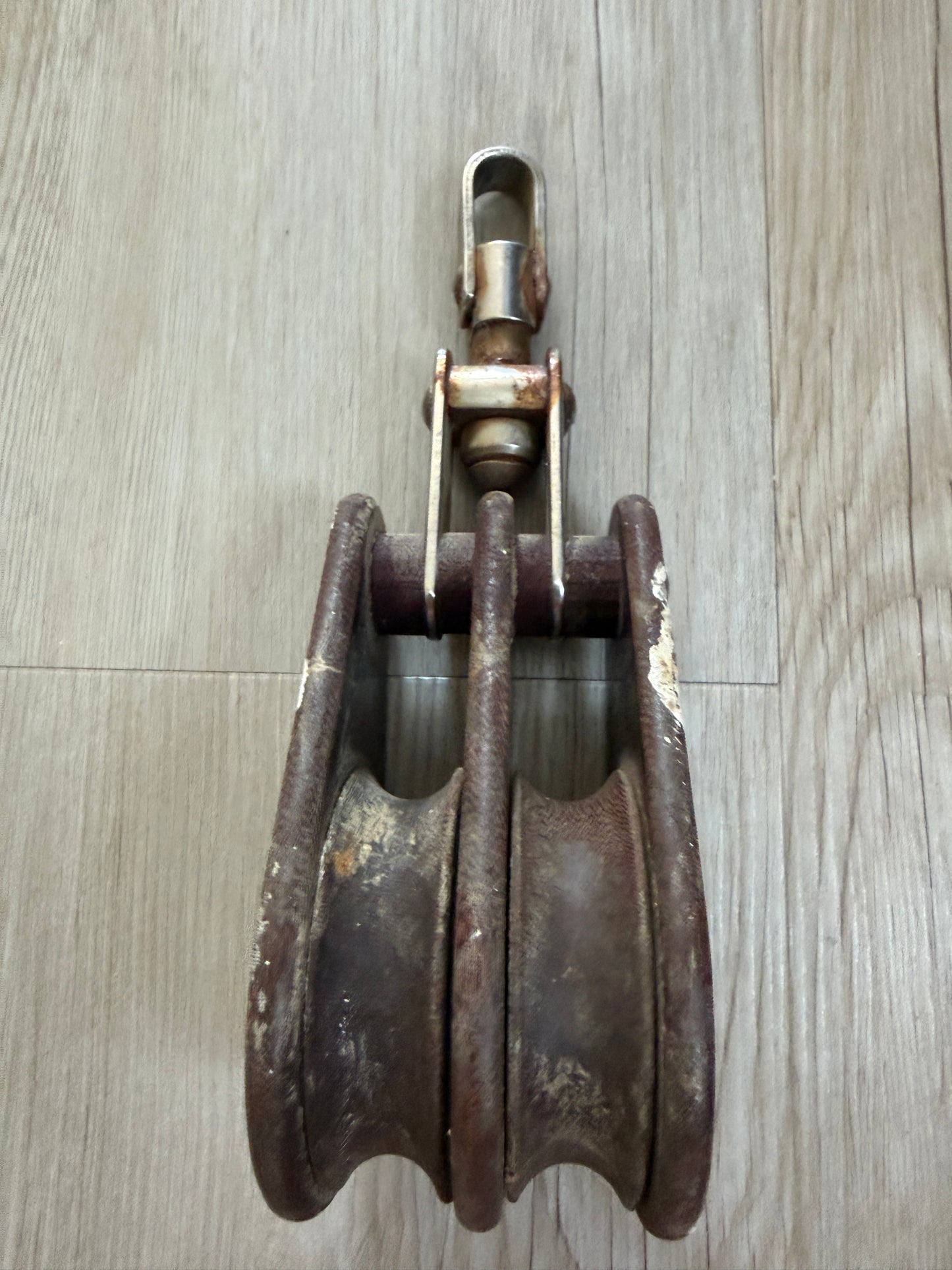 HYE Holland Double 2 3/8" Sheave Tufnol Swivel Block - 1/2" Line