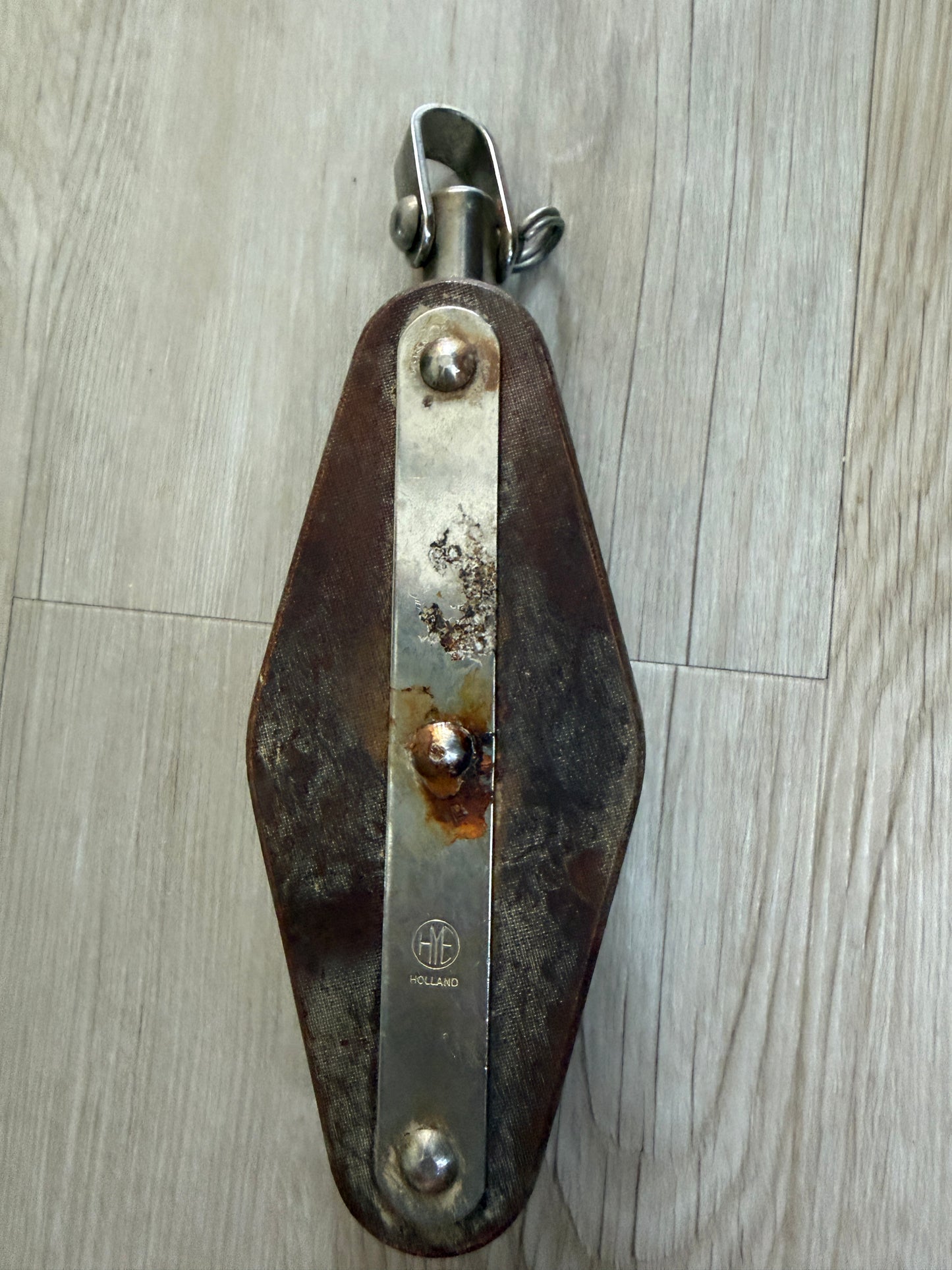 HYE Holland Single 2 3/8" Sheave Swivel Block With Becket - 1/2" Line