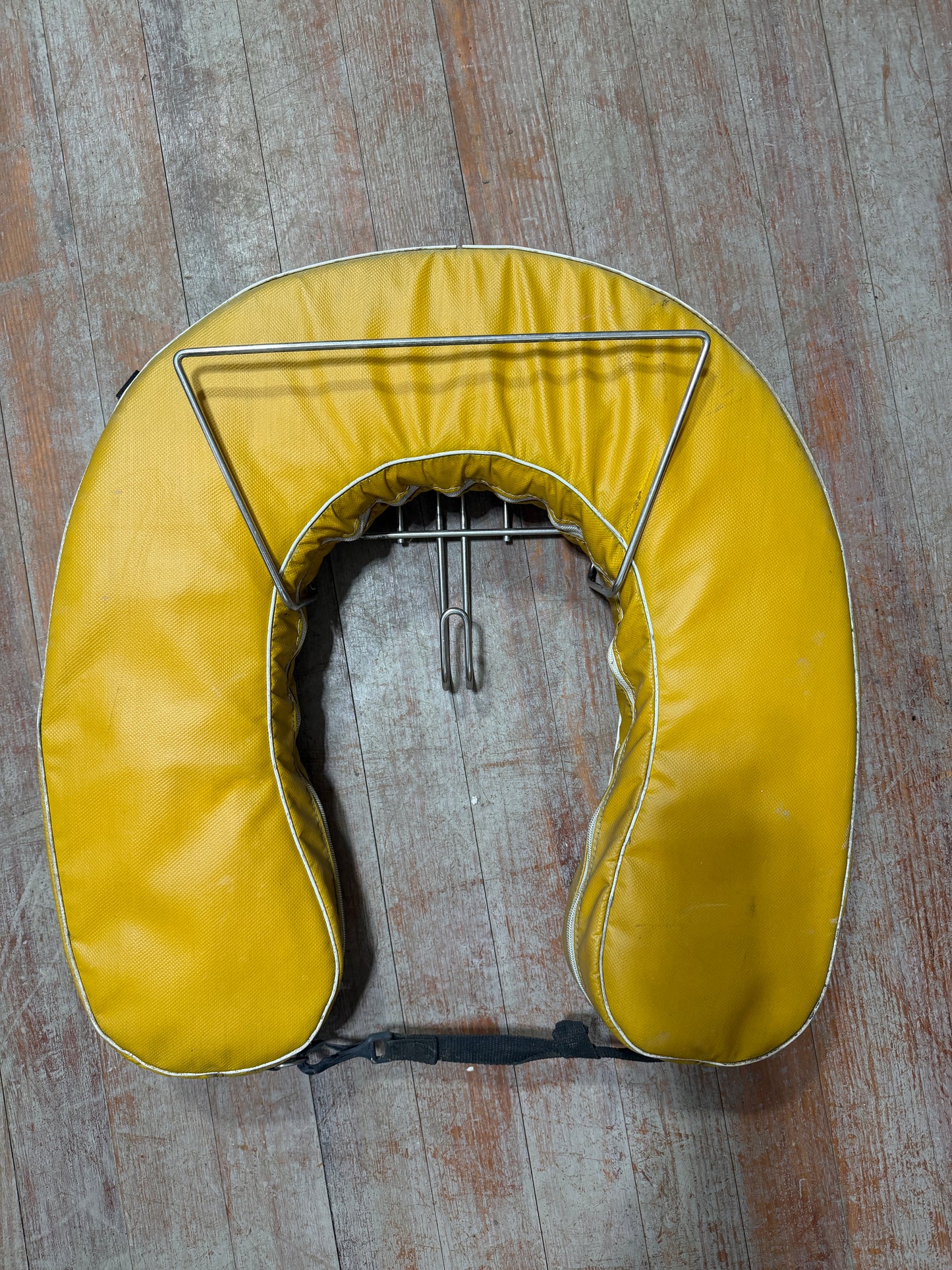 Jim Buoy Horseshoe Ring With Holder - Pearson 27