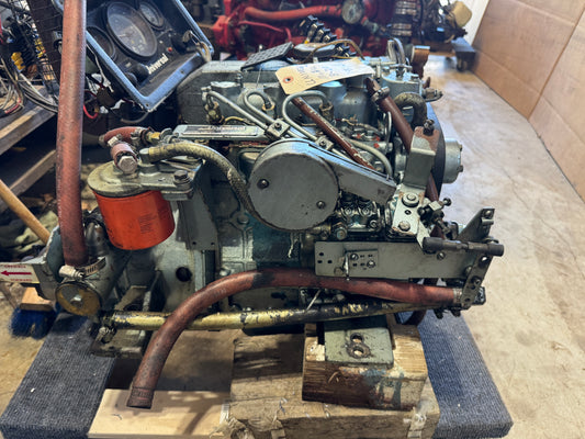 Universal M3-20 Marine Diesel Engine w Hurth HBW50 Transmission Runs Great Fresh Water Cooled