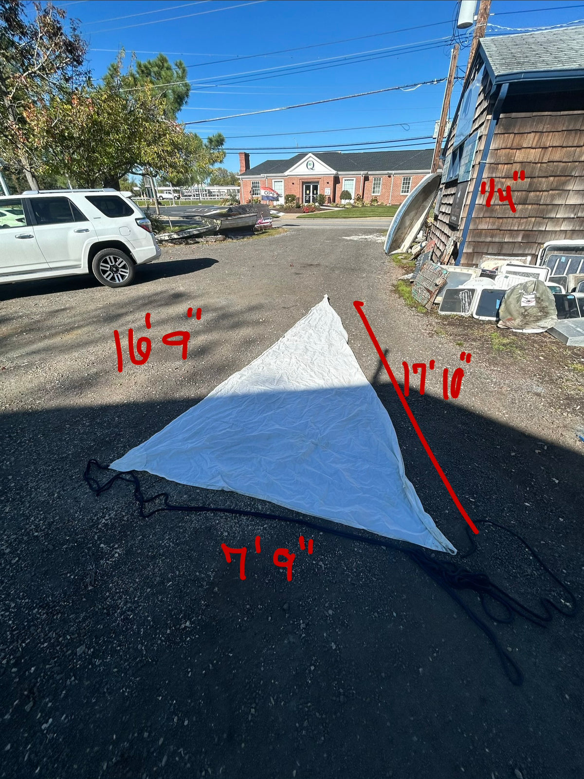 Leisure 17 Mainsail 17' 10" x 16' 9" x 7' 9"
