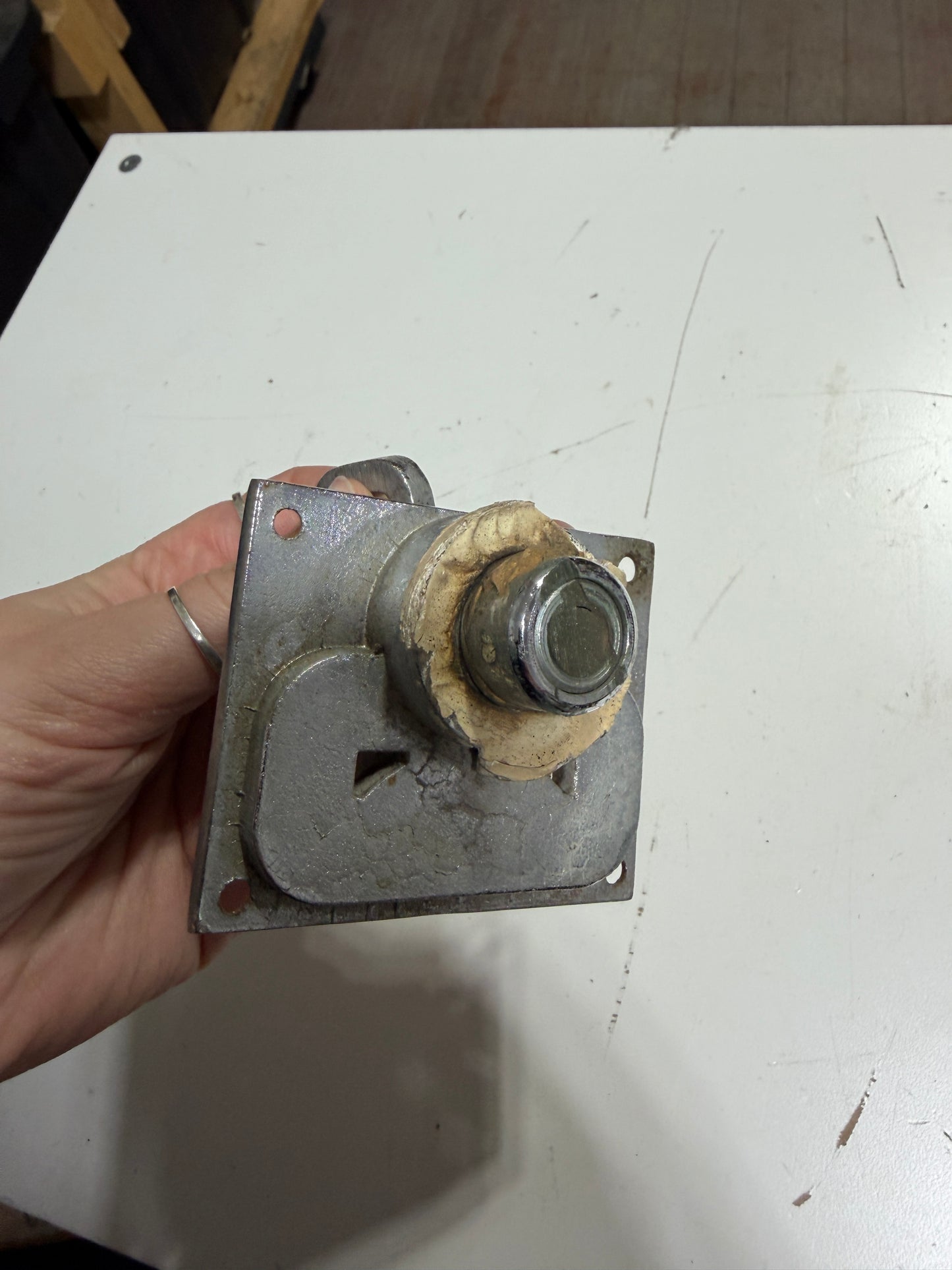 ABI Twist Hatch Latch