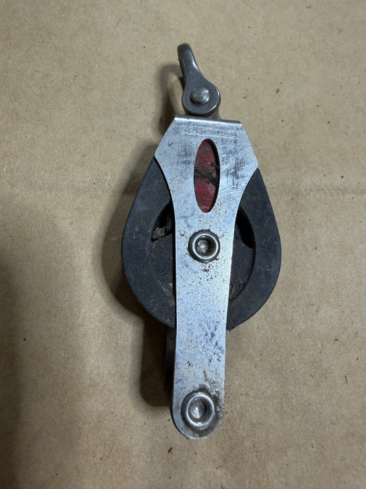 Small Ronstan 1 1/8" Single Swivel Block With Becket - 1/4" Line