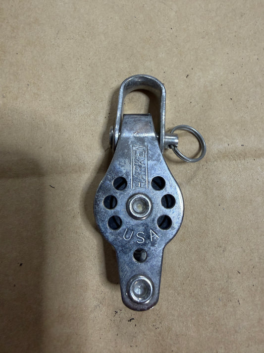 MIcro Harken 7/8" Sheave Single Block With Shackle and Becket - 1/4" Line