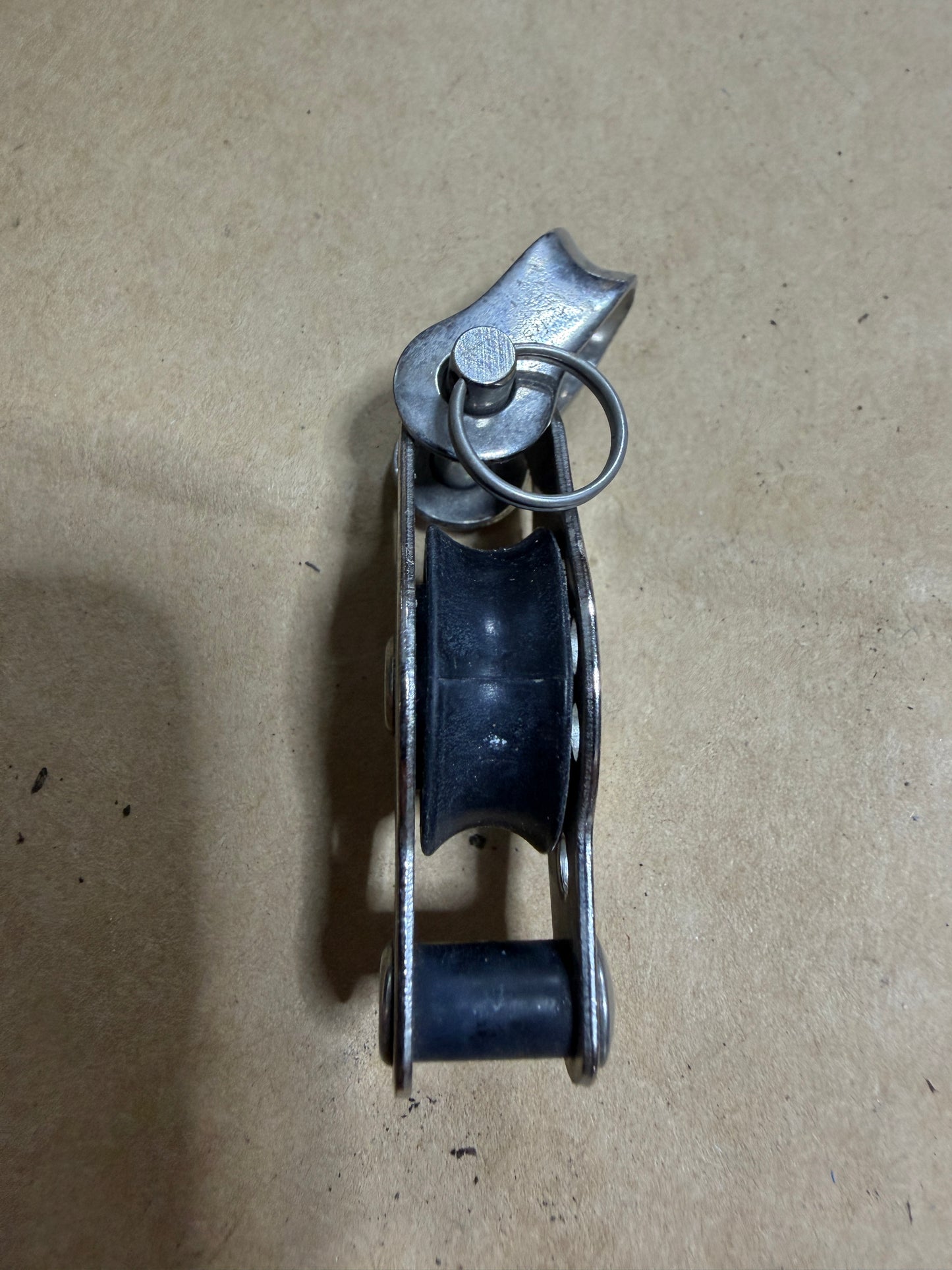MIcro Harken 7/8" Sheave Single Block With Shackle and Becket - 1/4" Line