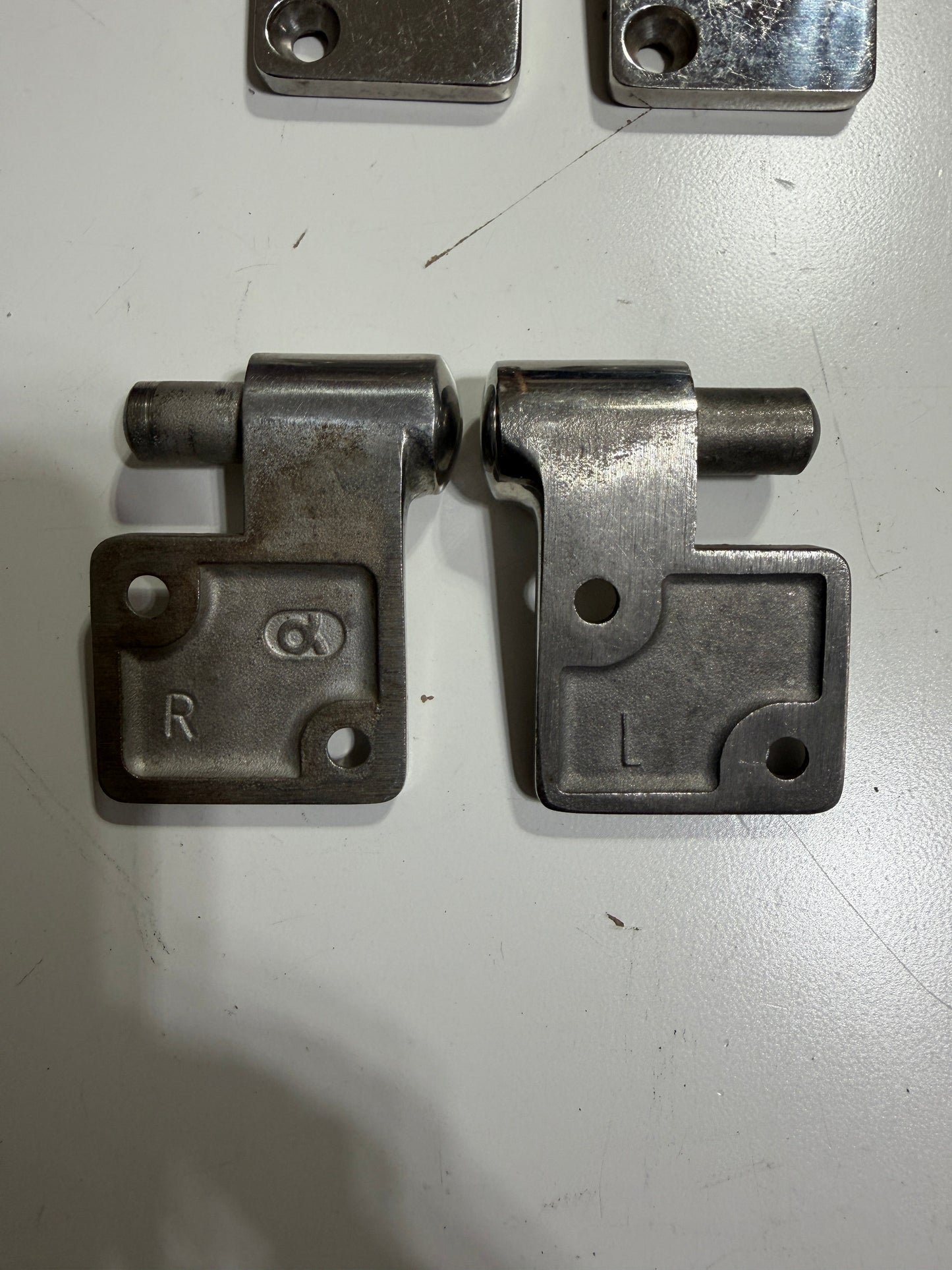 SET OF 3 - HALF HINGES - LEFT AND RIGHT SIDE - AC BRAND