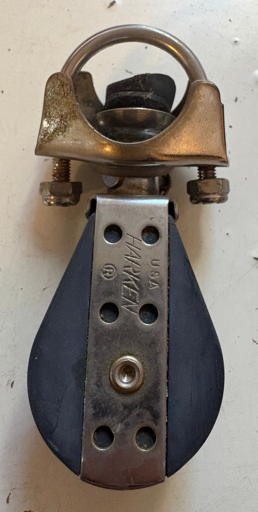 Harken Swivel Stanchion Block 1 1/2" Sheave 3/8" Line