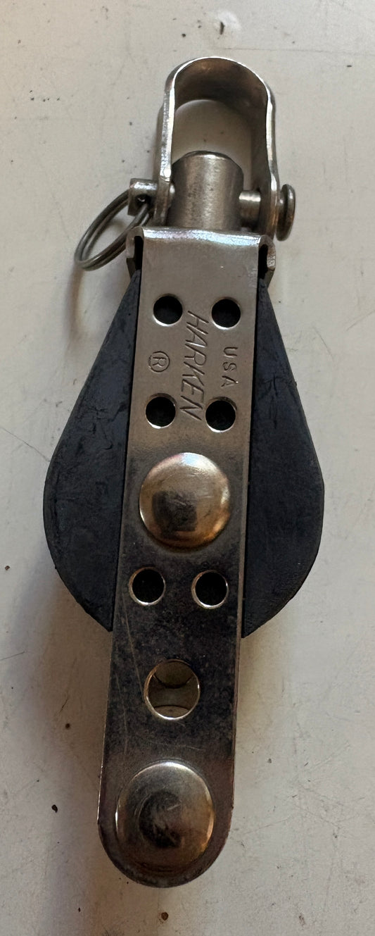 Harken 1 1/8” Single Sheave Swivel Block With Becket - 1/4” Line