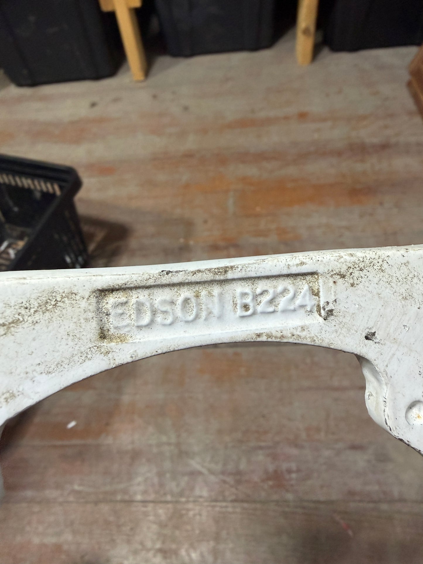 Edson B224 9 1/2” Pedestal Top Plate - 5 5/8” Insert