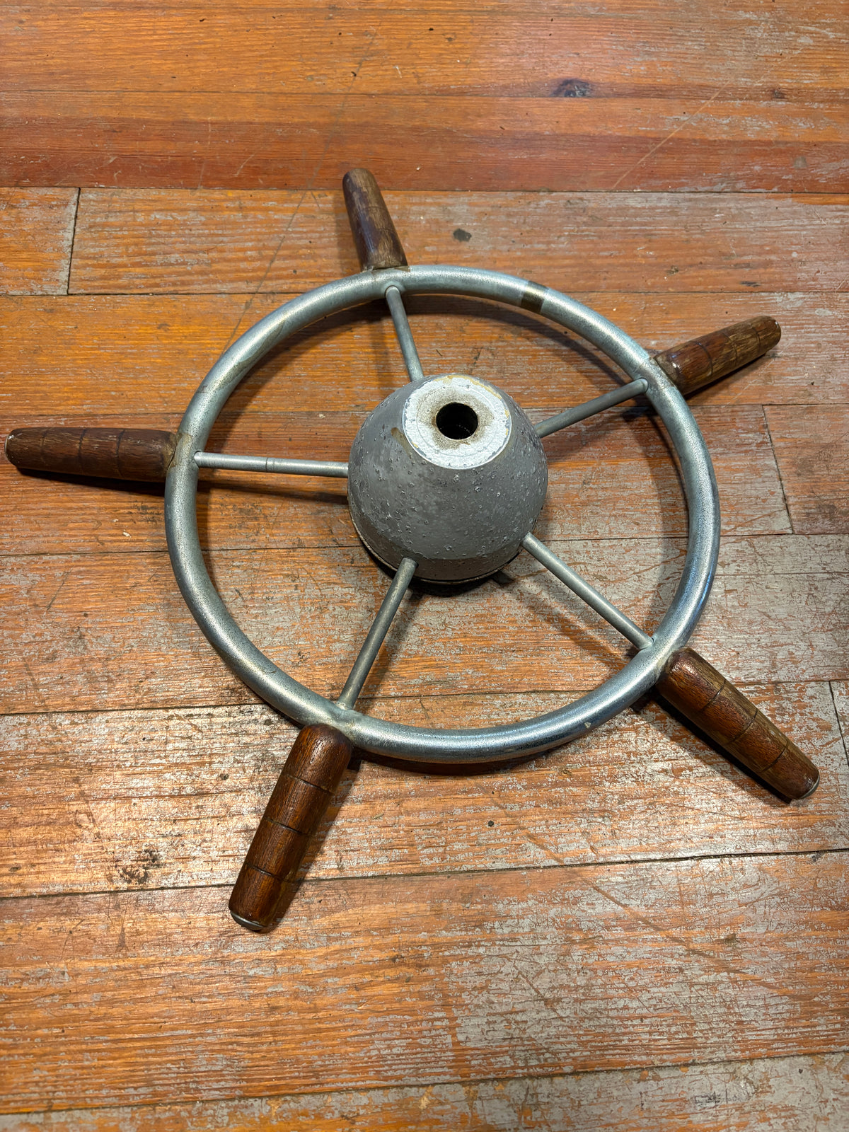 Chris Craft Commander 27 Wheel 17" dia