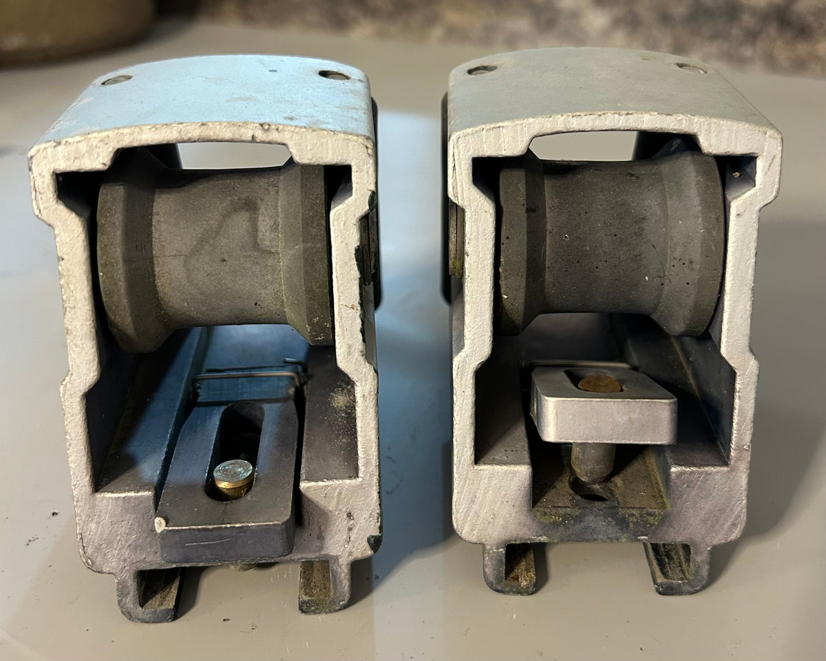 PAIR Sheet Block / Traveler Track Cars - 1 3/8" Track Size - Plastic Sheave