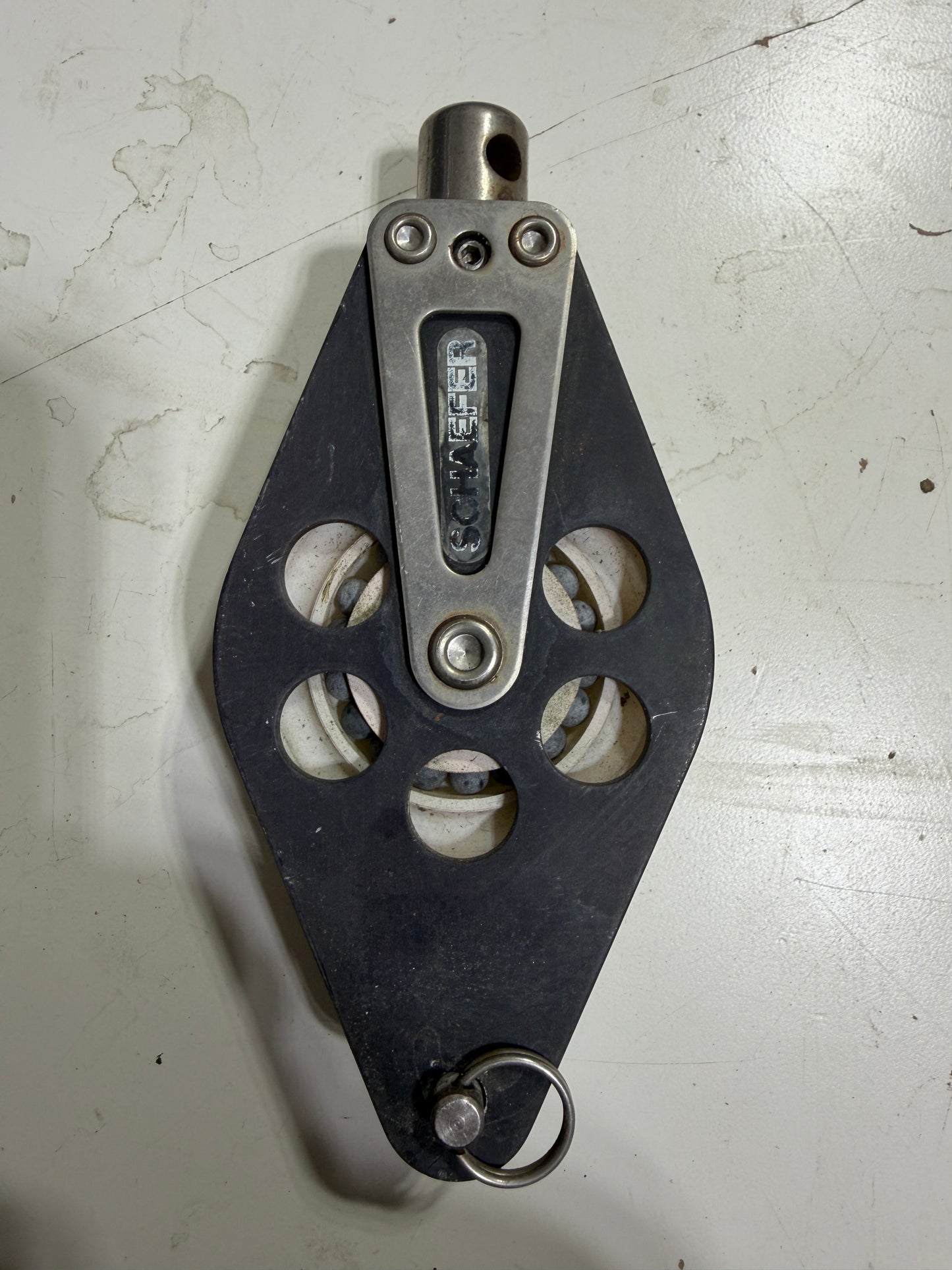 Schaefer 2 3/8" Single Sheave Swivel Block With Beckett - 1/2" Line