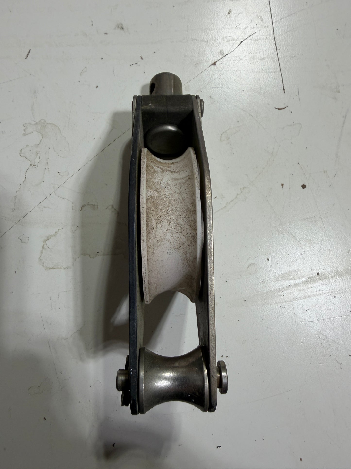 Schaefer 2 3/8" Single Sheave Swivel Block With Beckett - 1/2" Line