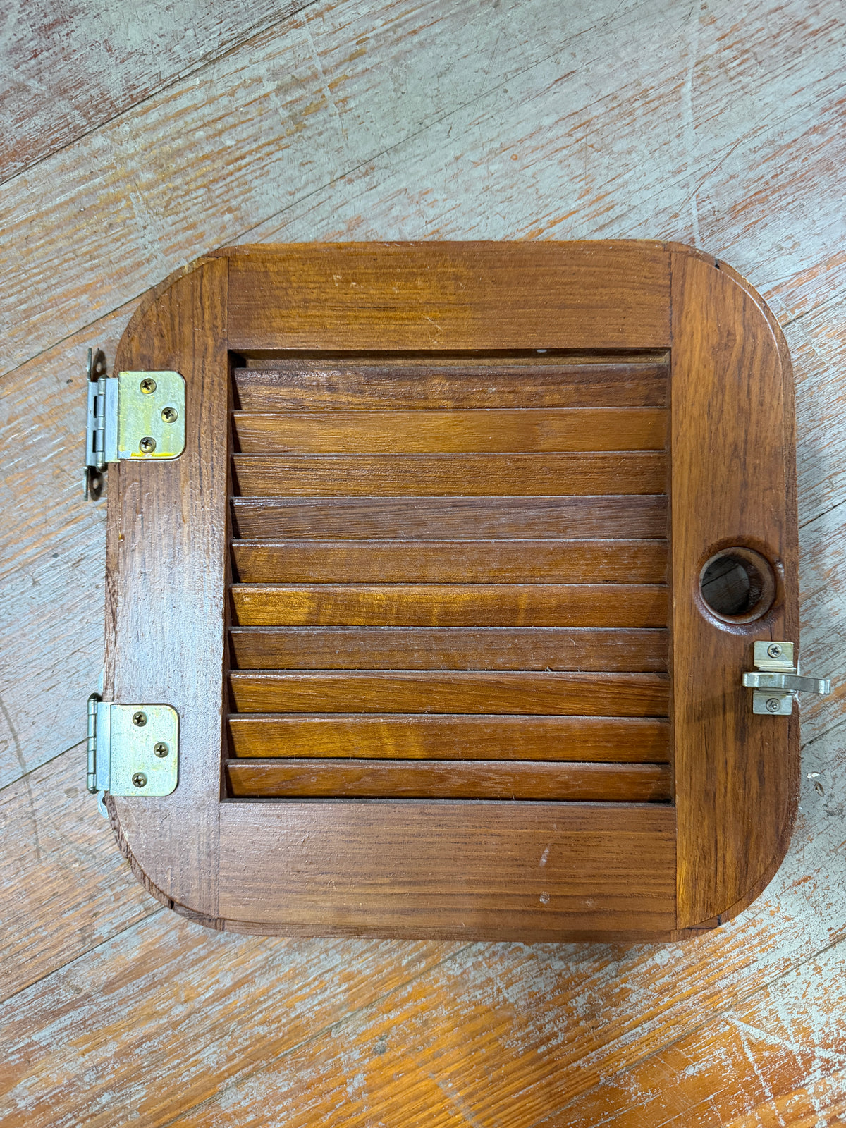 Irwin 31 Interior Louvered Door - ID: 11 1/4" Squared - OD: 12" Squared - RIGHT -- #378