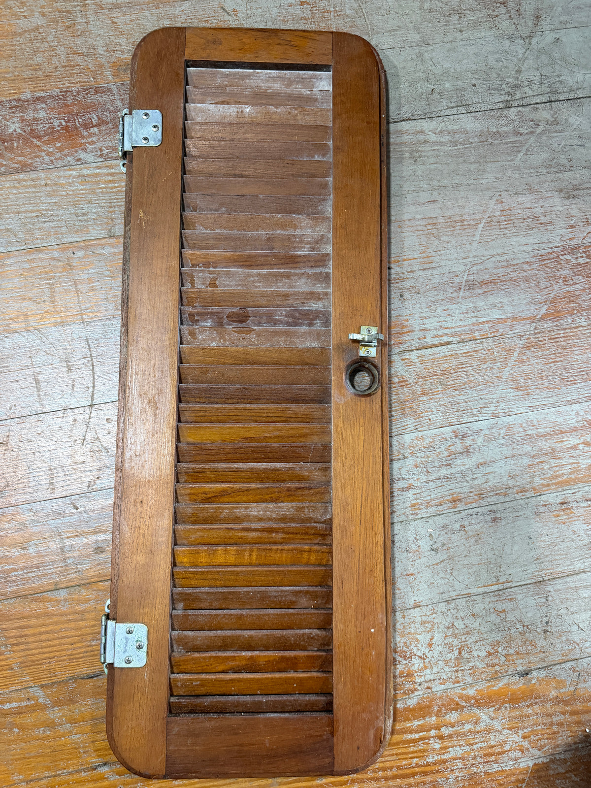 Irwin 31 Interior Louvered Door - ID: 28 1/8" x 9 5/8" - OD: 28 7/8" x 10 3/8" -- #380