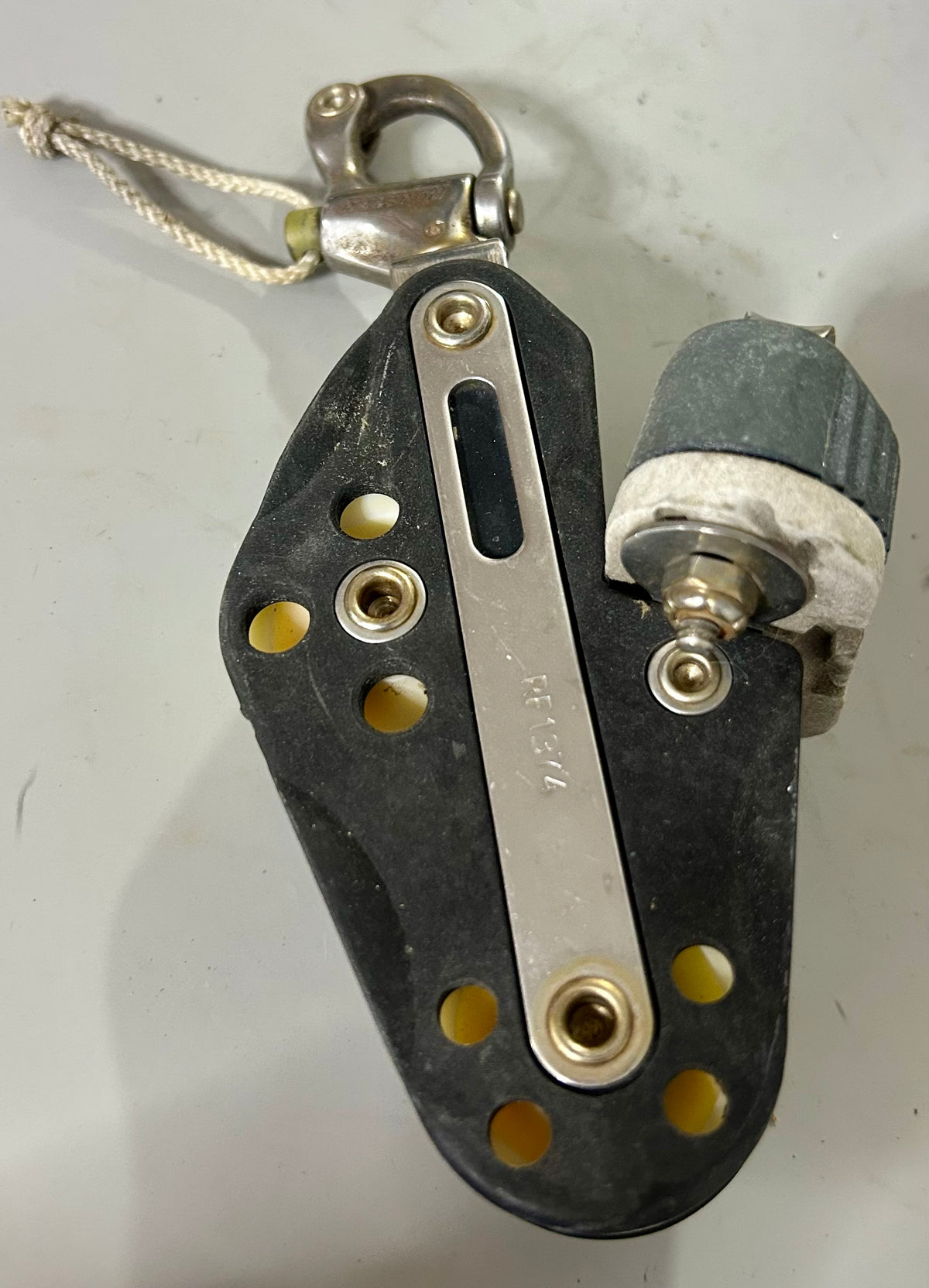 Ronstan Fiddle Block with cam cleat and swivel shackle - 3/8" line max
