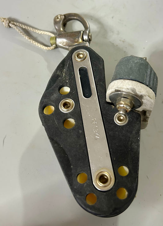 Ronstan Fiddle Block with cam cleat and swivel shackle - 3/8" line max