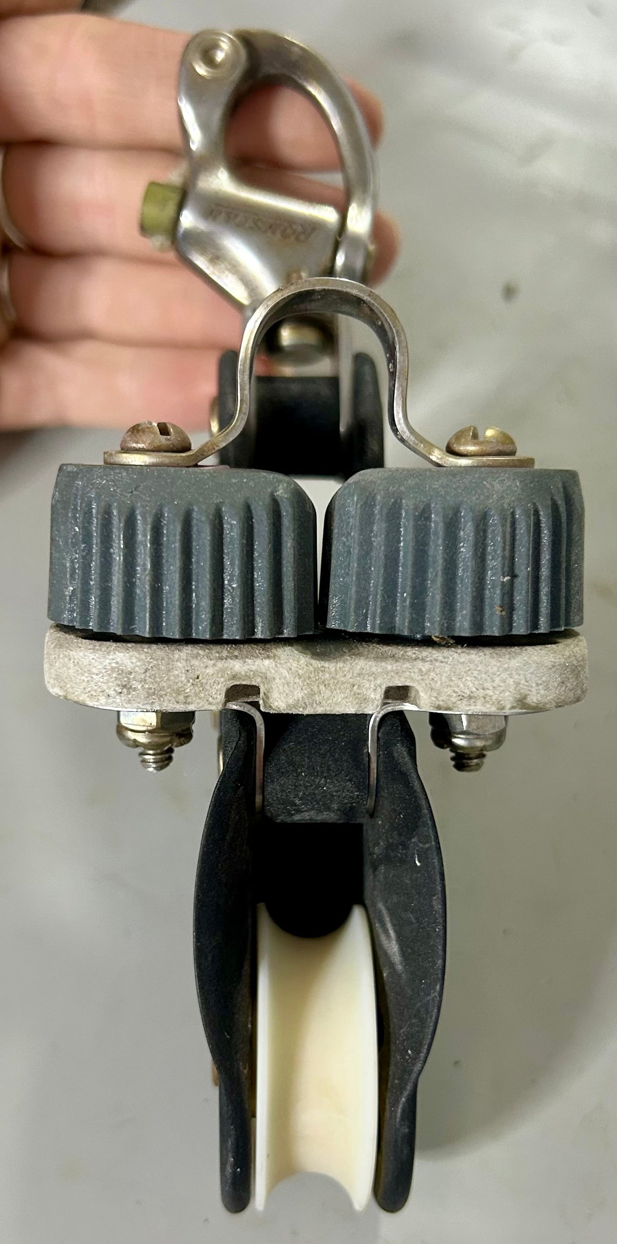 Ronstan Fiddle Block with cam cleat and swivel shackle - 3/8" line max