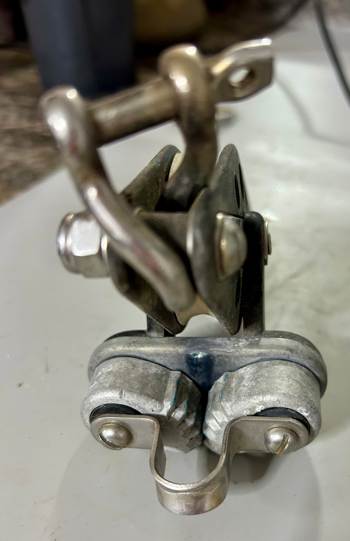 Barton Fiddle Block with cam cleat, becket, and shackle - 3/8" line max