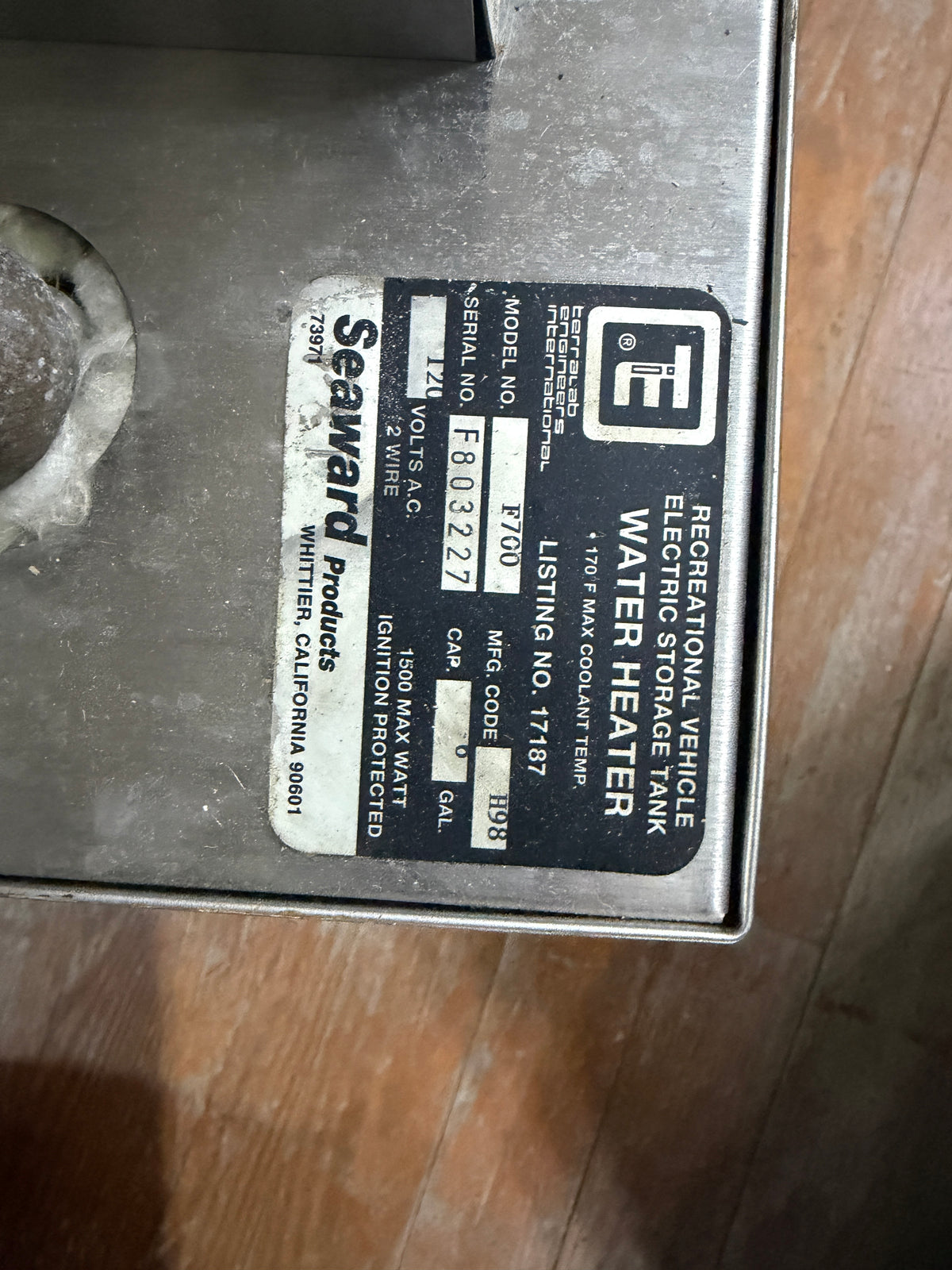 Seaward MODEL F700 - 6 Gallon Water Heater - UNTESTED