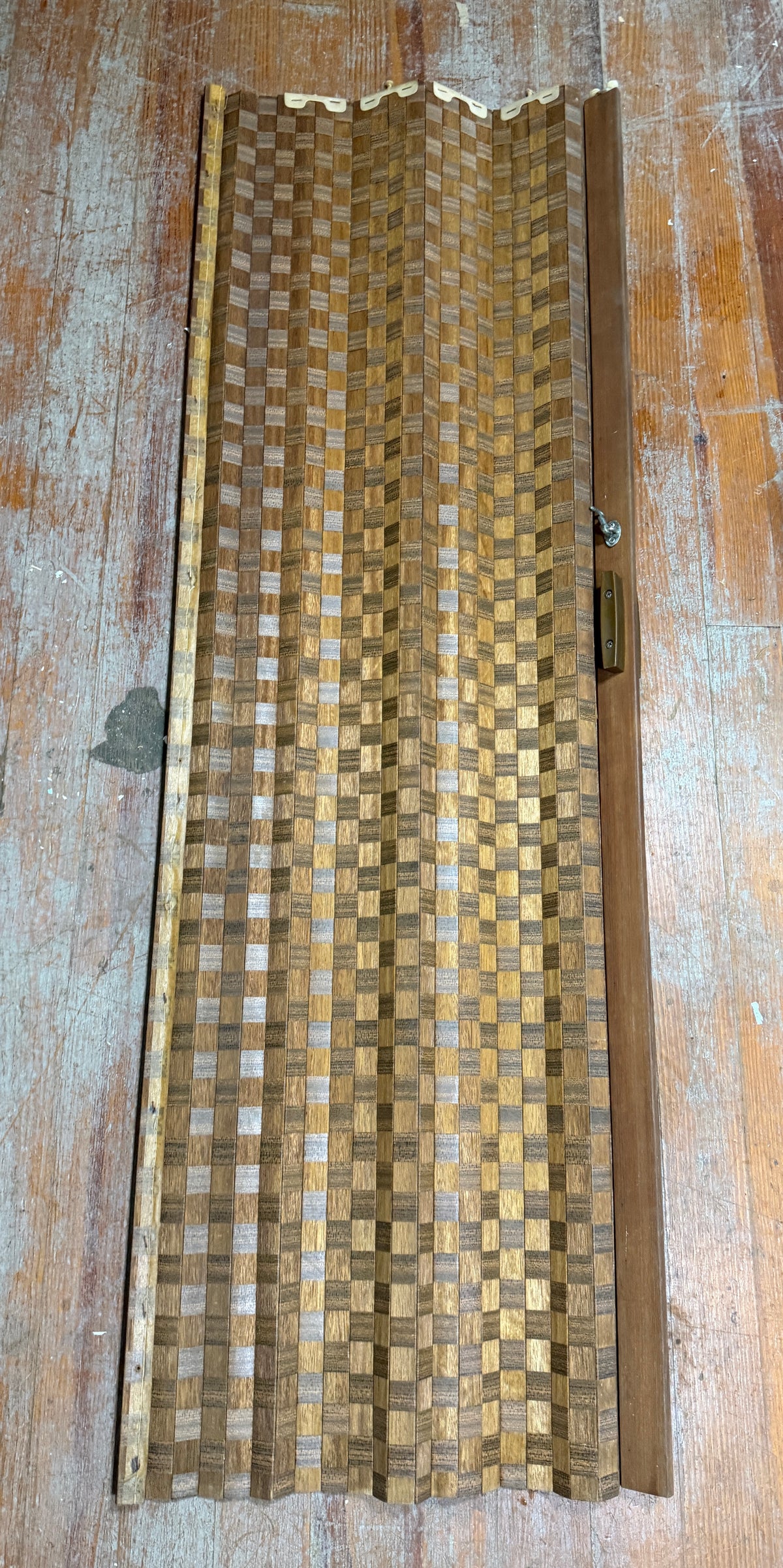 ODAY 28 Weave Bifold Door - 61 1/4" Length x 22" Width -- #92