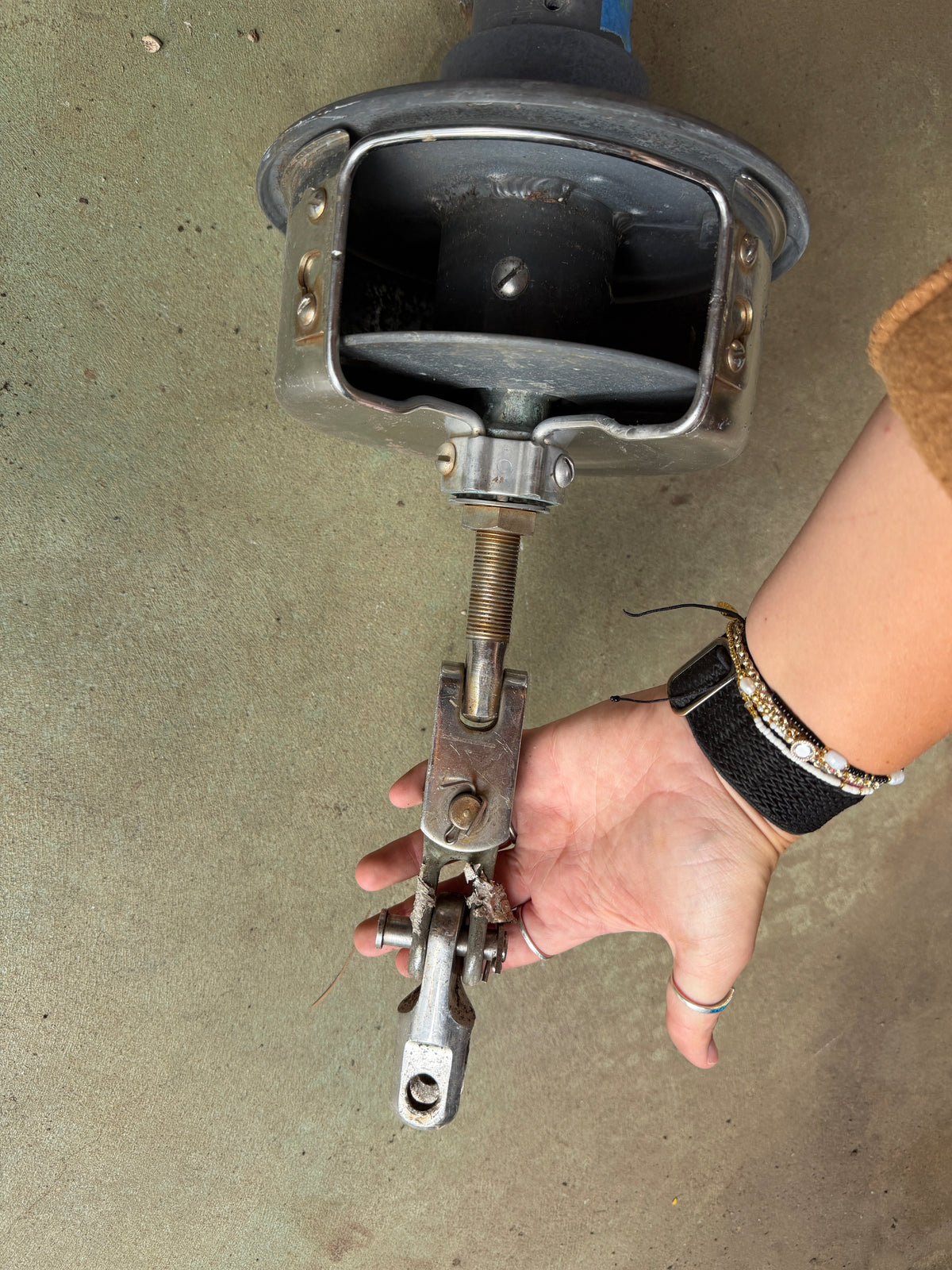 Harken Series 1-392 Roller Furling / Furler Drum, Upper Swivel & Extrusion with Feeder
