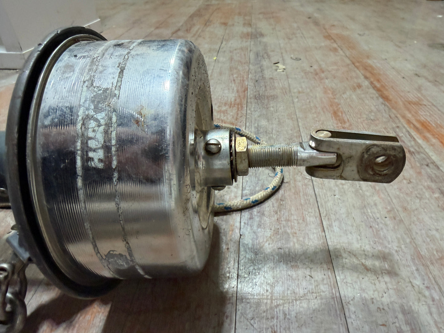 Harken Series 1-390 Roller Furling Drum With 1 Extrusion & Upper Swivel