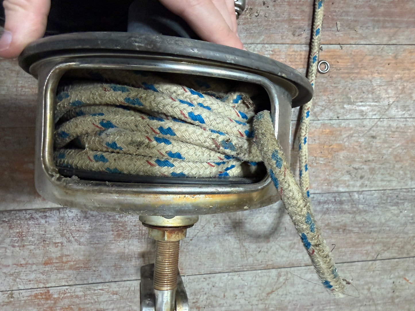Harken Series 1-390 Roller Furling Drum With 1 Extrusion & Upper Swivel