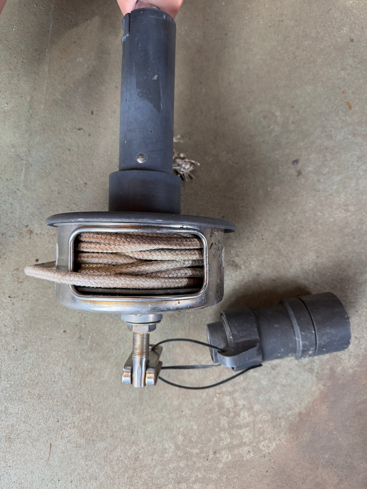 Harken Series 1-493 Roller Furling / Furler Drum With Upper Swivel and 32 3/4" Length Extrusion