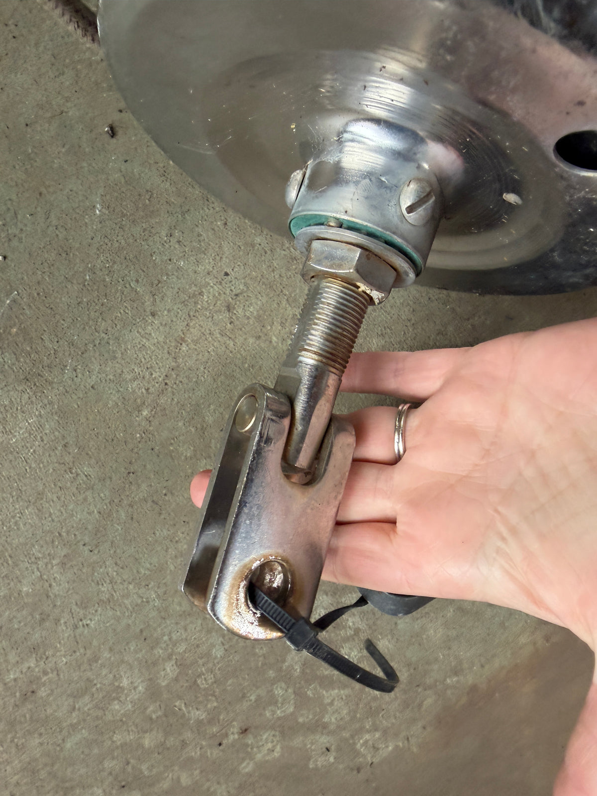 Harken Series 1-493 Roller Furling / Furler Drum With Upper Swivel and 32 3/4" Length Extrusion