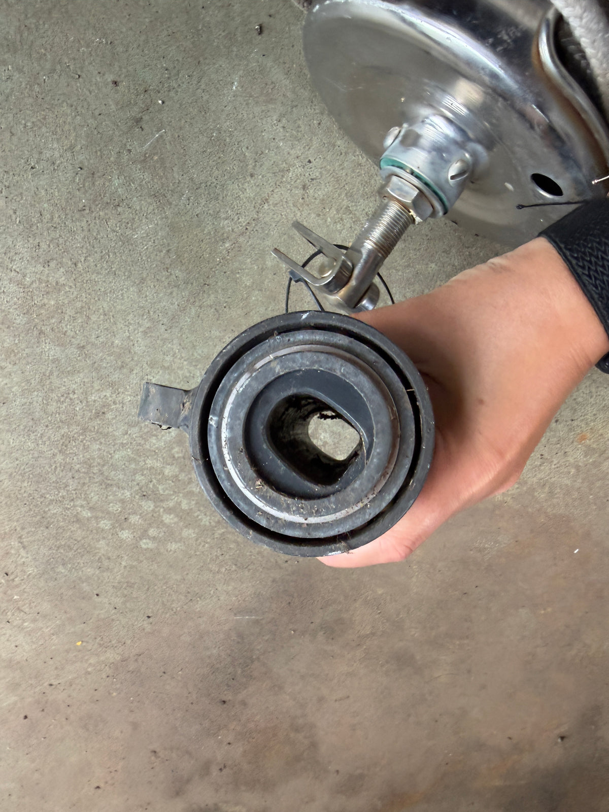 Harken Series 1-493 Roller Furling / Furler Drum With Upper Swivel and 32 3/4" Length Extrusion