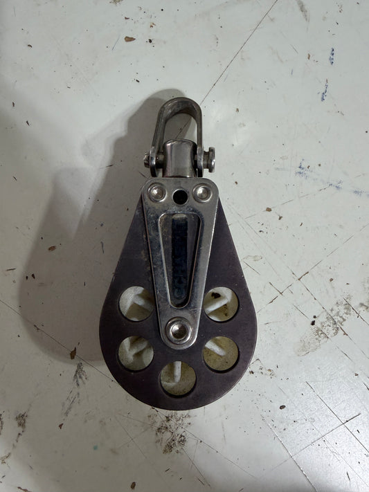 Schaefer Single 2 1/8” Sheave Swivel Block With Shackle - 3/8” Line