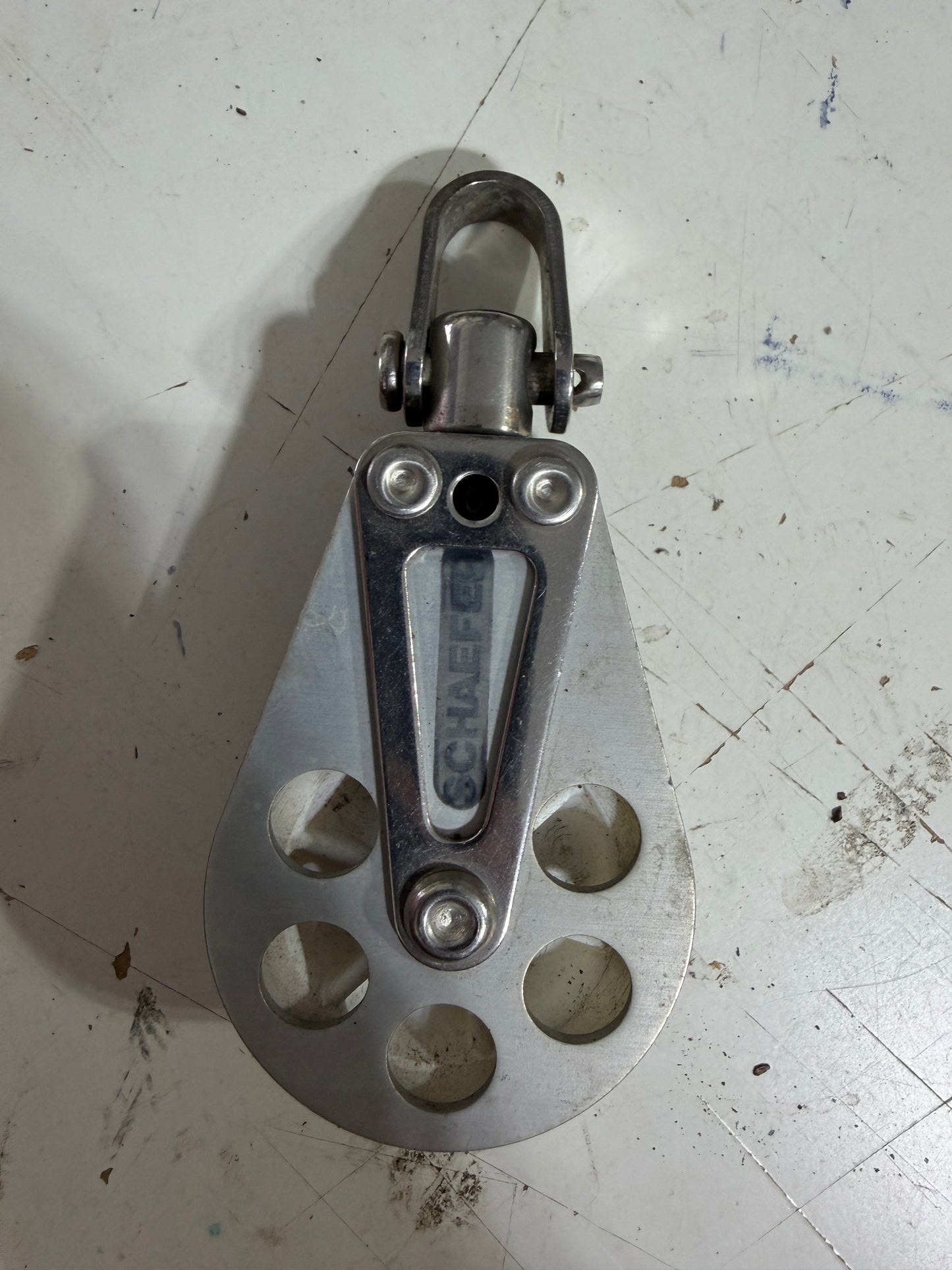 Schaefer Single 2 1/8” Sheave Swivel Block With Shackle - 3/8” Line