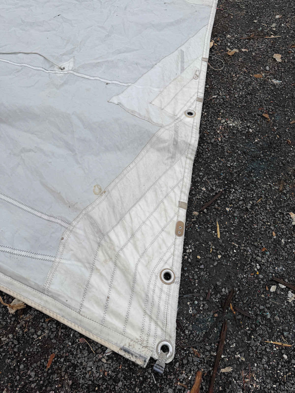 ODAY 28 Main Sail - 31'9" x 29'8" (Slug Slide) x 9'9"